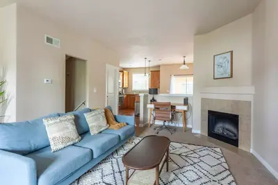Image de 3br Townhome Near Nike & Intel: Ac, Wi-Fi, Garage, Family and Pets Friendly
