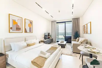 Image de Luxury Studio | Jacuzzi + Canal Views  | Bms