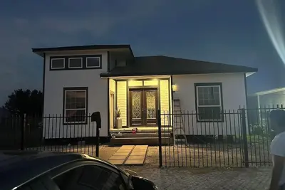 Image de Charming 3-bedroom house with Ac, WiFi in brilliant Cleveland