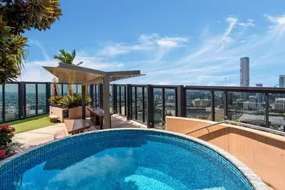 Image de South Brisbane 2b1b with Parking, Pool, Gym, Sauna