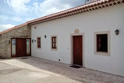 Image de Explore, Relax and Invigorate Yourself at Grandma LĂdia's Retreat