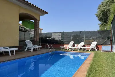 Image de Maison spacieuse à L'Escala pour 10 personnes avec piscine