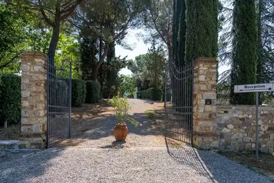 Image de Appartement dans une maison de vacances avec piscine, Wifi, Tv, parking, près de Greve In Chianti
