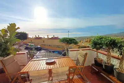 Image de Costa Adeje charming pent floor corner 2-bed apartment, Ac, Wifi, pool & views