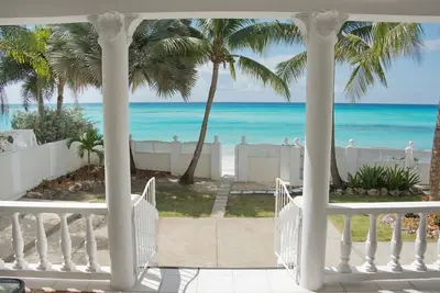 Image de Amazing Beach Front Villa on the South Coast