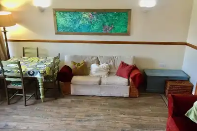 Image de Rustic Apartment with Sea views, and a short walk to the beach.