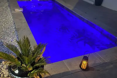 Image de Villa neuve 4 chambres (8personnes) avec piscine, Plage du magaud 5min Ă pieds!
