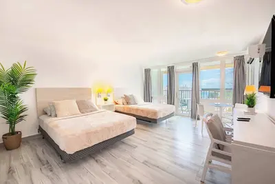 Image de 10th Floor Studio On Beach w/Parking @ Esj