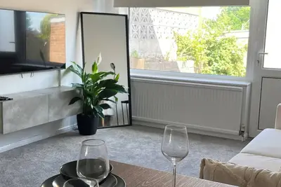Image de 2 bed house in Nottingham with Balcony and free parking-10 min from city centre