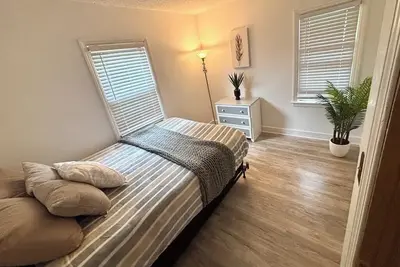 Image de \tComfortable 2-Bedroom House in Mac-Groveland Near Dining & Colleges