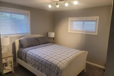 Image de Charming 3-bedroom home, w/ Basement Covered back porch Ac, WiFi