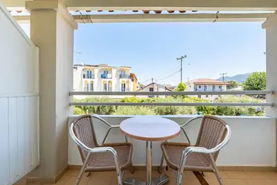 Image de Appartement 'Alexandros Studios 9' avec piscine commune, Wi-Fi et climatisation
