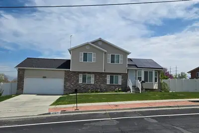 Image de Spacious 4-bedroom house with Ac, WiFi in terrific West Valley City