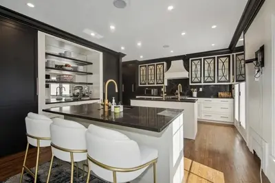 Image de Expansive, Elegant Escape with Soulful Touches and Serene Vibes