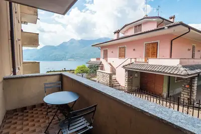 Elena cozy apartment overlooking Lake Como