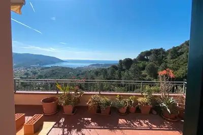Image de Maison de Vacances 'Bellavista' avec Vue sur la Mer, Terrasse Privée et Climatisation