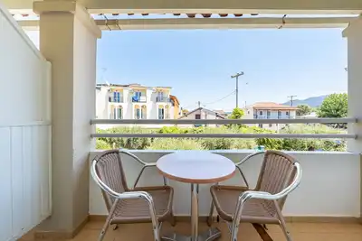 Image de Appartement 'Alexandros Studios 7' avec piscine commune, Wi-Fi et climatisation