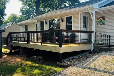 Image de Entire 2 bed-3 bath home, Great view of main channel, paved roads, 2 mi. to town