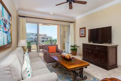 Image de Bright 2br Beachfront w Pool at Villa La Estancia Cabo
