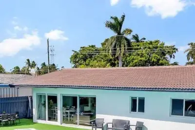 Image de Casa Utopia  Waterfront  Pool  15 min to Beach