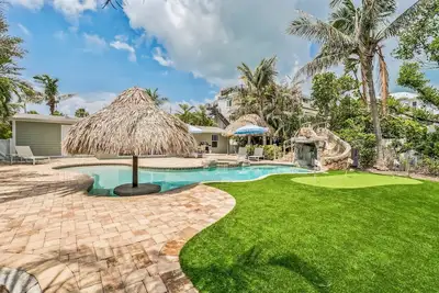 Image de Tortuga Bay~Canal & Waterslide Putt Putt! Kayaks & Tiki Hut