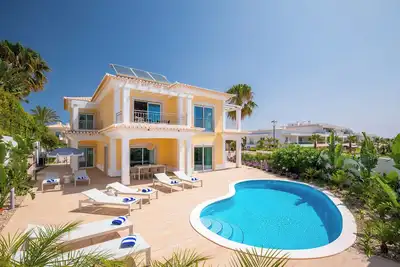 Image de Tropical Beach Villa by Blue Diamond (21)