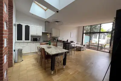 Image de Maison familiale spacieuse - Hyper Centre 3 chambres + patio | Proche Gare Sncf