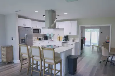 Image de The Honu Hideaway - 3-Bedroom modern home, sleeps 8, in sunny South Daytona