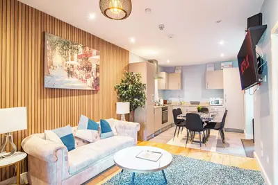 Image de Summer Cosy Vibes 4-Bed Apartment Near Tourist Attractions in Kelham