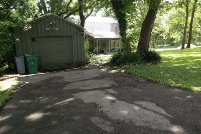 Image de Charming Cozy 2-bedroom cabin with WiFi, in enchanting Canyon Lake on the River