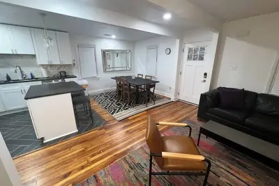 Image de Auc Retreat - 7 Bedroom  Sleeps 14 Near Mercedes Benz & Downtown