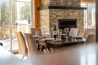 Image de Relax with Mountain Views, Hot tub and Fireplace