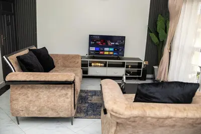 Image de Cozy luxurious and spacious 1-bedroom apartment in beautiful Kampala with WiFi.