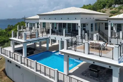 Image de Brand New Luxury 8br Villa on St. Thomas with Ocean Views, Waterfall Pool & More