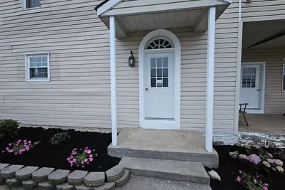 Image de Spacious 4-bedroom Farmhouse with inground pool in Mifflinburg, Pennsylvania