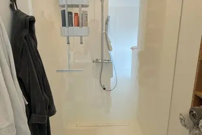 Image de Private Bed and bathroom in house