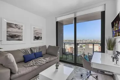 Image de Bayview 2br Retreat | Stunning Views + Pool