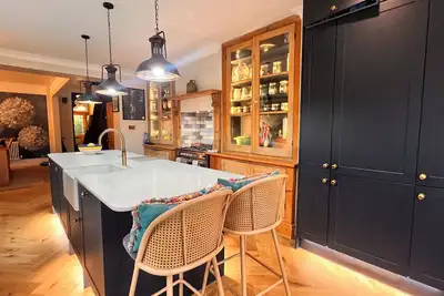 Image de Home in Appledore with own parking and Hot Tub. Dogs welcomed