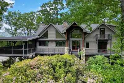 Image de Spacious 5-bedroom estate in charming Blairsville with fast WiFi & Ev charging