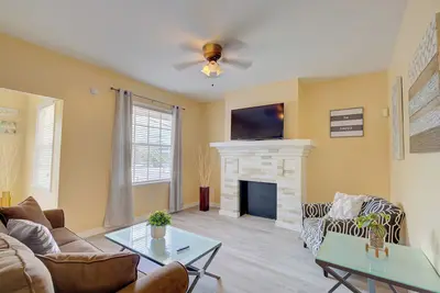 Image de King Bed with Office, Close to Tgh & Ut in South Tampa, Hyde Park