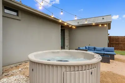 Image de Hot tub~Views~Putting Green~Fire pit~Main St