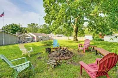 Image de Powers Lake Gem: Peek-a-Boo Views & Beach Access