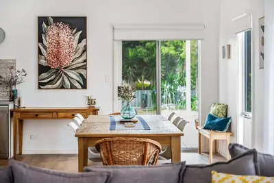 Image de Seaberry, brand new, family and dog friendly