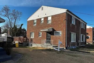Image de 3-bedroom townhome Summer Rental in fabulous Hyattsville with WiFi, Ac