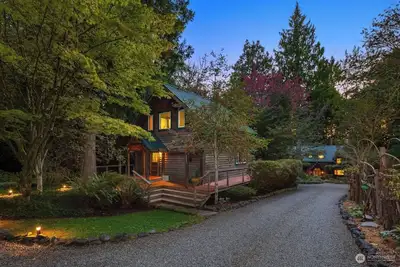 Image de Charming Bainbridge Island Cottage with Comforts