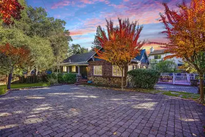 Image de Stay in Glen Ellen in the heart of Sonoma best wineries.