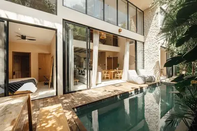 Image de Luxe Villa, 12p, 2 private pools, grill w/concierge