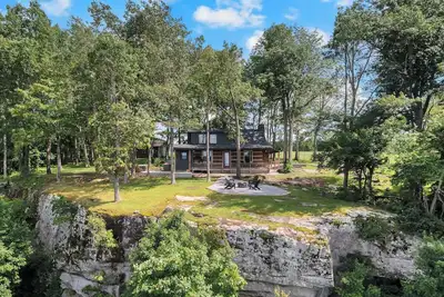 Image de Secluded Bluff Cabin, Stargazing Hot Tub & Firepit