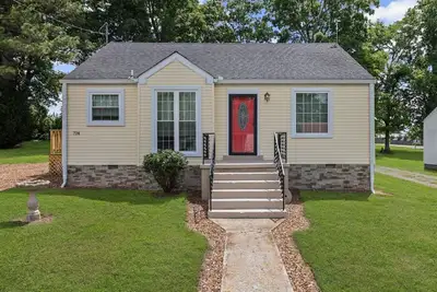Image de BreezeHome Cottage- Cozy Modern Stay in Shelbyville, Tn
