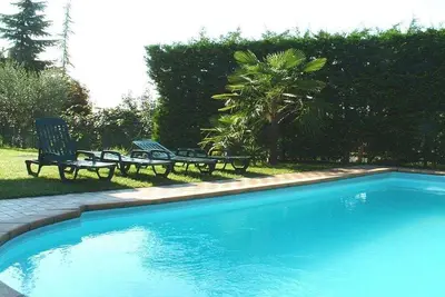 Image de Agréable appartement avec piscine, climatisation, Wifi, Tv, terrasse, animaux admis et parking